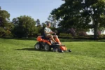 HUSQVARNA R 214TC  Tondeuses autoportées à coupe frontale – Image 4